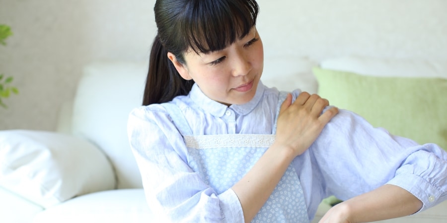 四十肩の痛みは抑えられる 症状を悪化させないための対処法 Ilacy アイラシイ 働く女性の医療メディア 四十肩の痛みは抑えられる 症状を悪化させないための対処法 Ilacy アイラシイ 働く女性の医療メディア