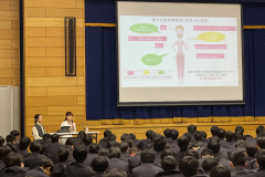 
            「もっと話そう！Fem&」レポート｜吉形玲美先生の特別授業を受け、正則学園高等学校の生徒に起きた変化